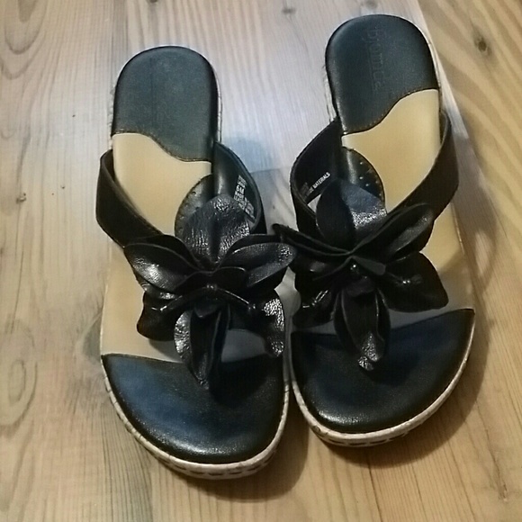 Wedge toed sandles