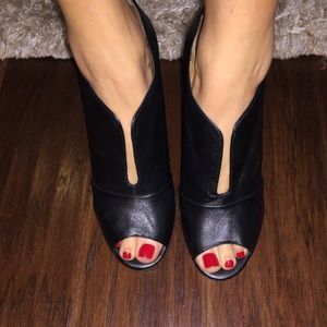 8.5 Leather Nine West Booties