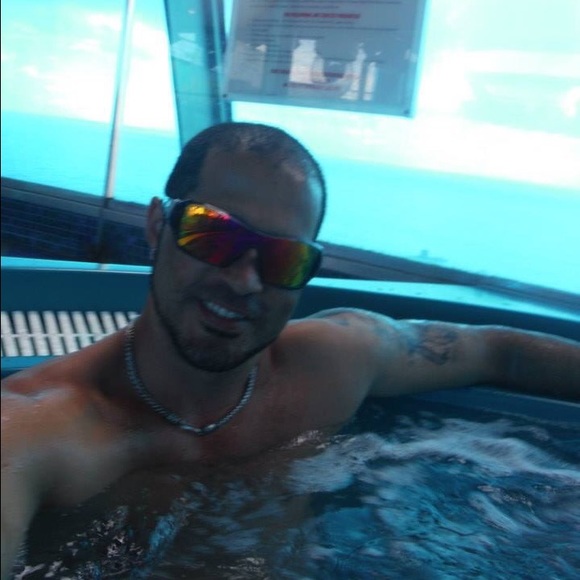 Meet your Posher, Jhey - Picture 4 of 4