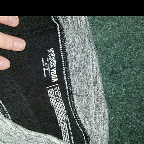 Vs pink yoga pants - Picture 2 of 3