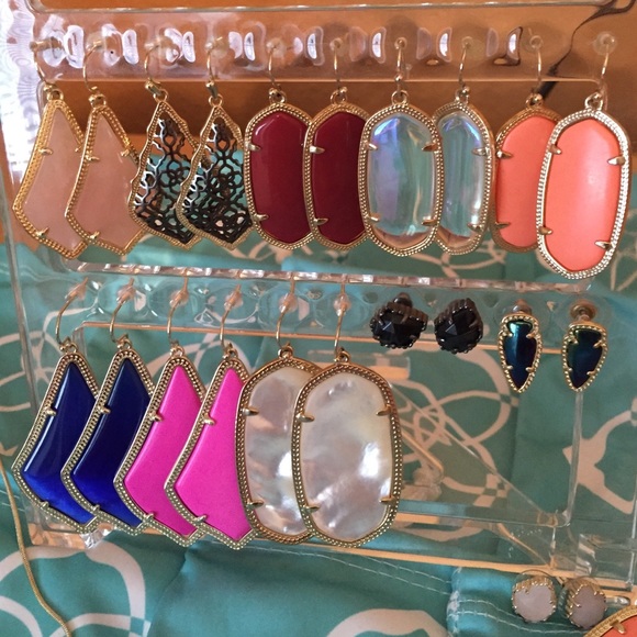 Kendra Scott collection ❗️❗️JUST SHARING ❗️❗️ - Picture 2 of 3