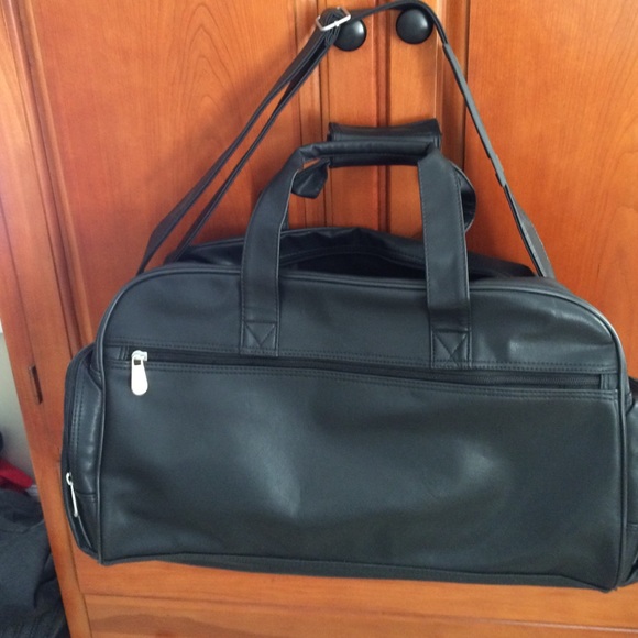 Black leather look duffle bag - Picture 1 of 2