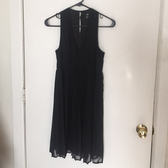 H&M black pleated chiffon dress
