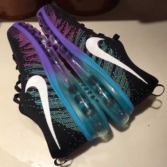 Nike FlyKnit Max -NEW!