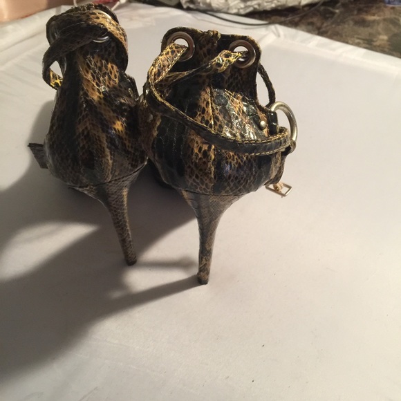 Shoes - Picture 2 of 2