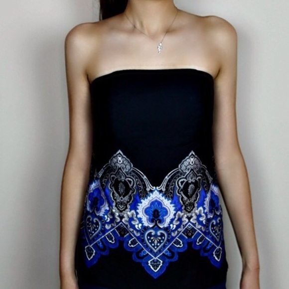 Cache Tops - 🎉HP x2🎉Strapless Cache Tie-Back Blue Pattern Top