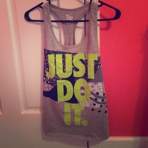 Cute Nike tank💚