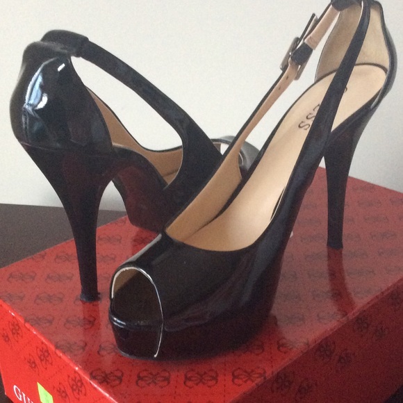 Guess Platform Pumps