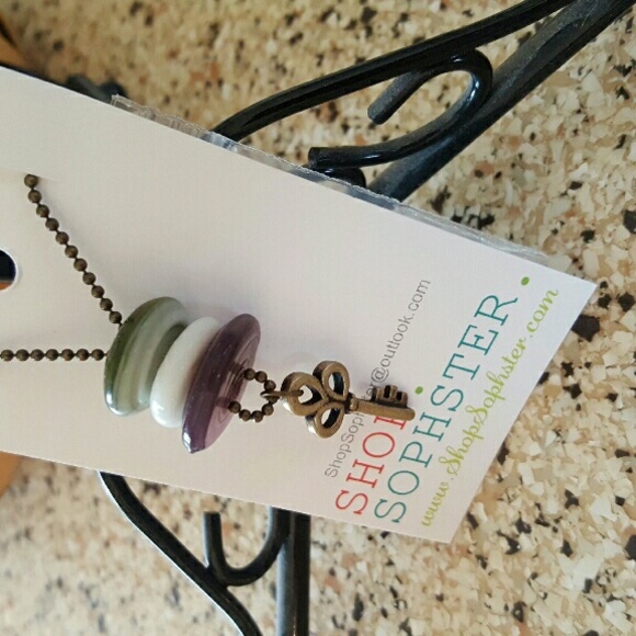 Stacked beads and key pendant necklace - Picture 1 of 1