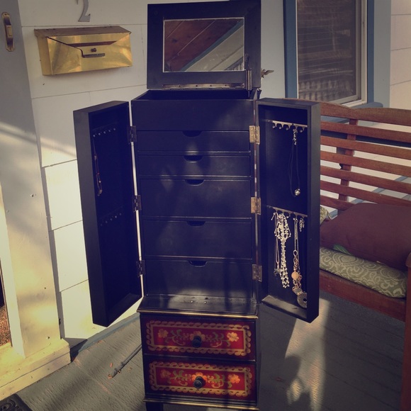 Gorgeous Jewelry Case!