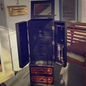 Gorgeous Jewelry Case!
