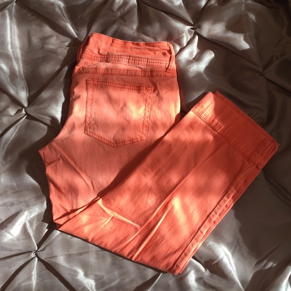 Mudd CORAL colored capris