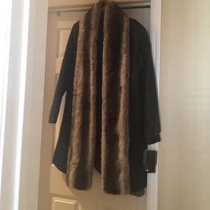 Faux leather 3/4 coat detachable fake fur addition