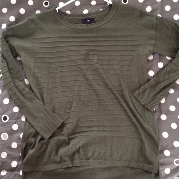 Gap sweater. Only worn once. Bought this season.