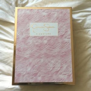 Jessica Simpson perfume 💟