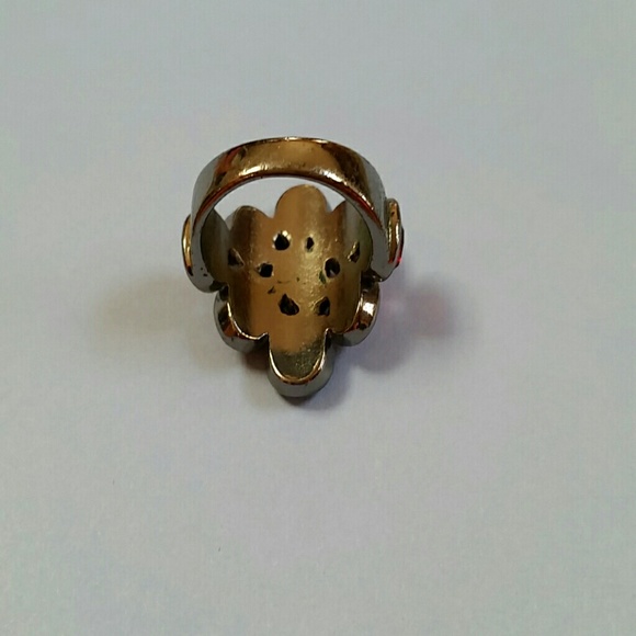 Ring - Picture 2 of 4