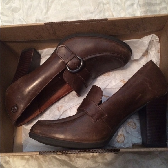 Mega comfy Born heels
