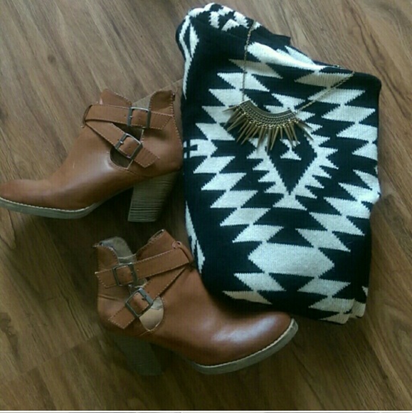 Bundle for @erikamosq