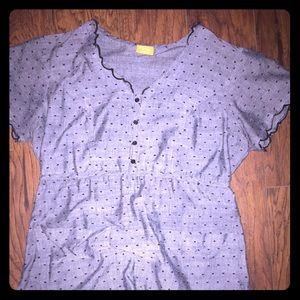 Gray scrub top black polka dots & scalloped edges