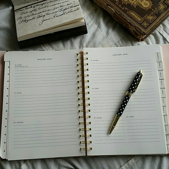 !2 LEFT! Kate Spade Large Gold Dot Agenda - Picture 4 of 4