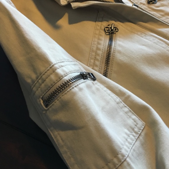 Jacket - Picture 3 of 4