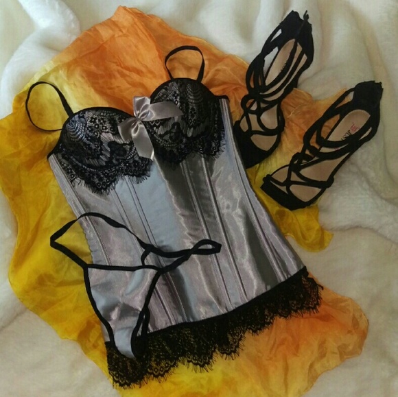 Silver Gray & Black Lace Trim Corset with String - Picture 3 of 4