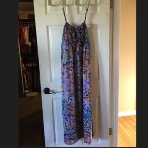 BNWT KENSIE MAXI DRESS SIZE MEDIUM
