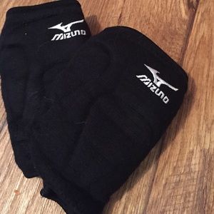 Newer volleyball knee pads