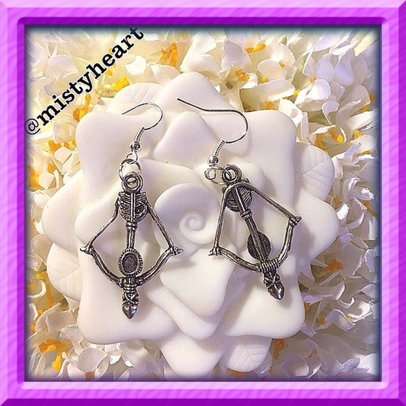 Hunger Games Earrings - Picture 4 of 6