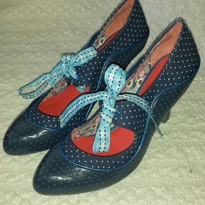 Poetic London license  shoes size 37 or 6.5