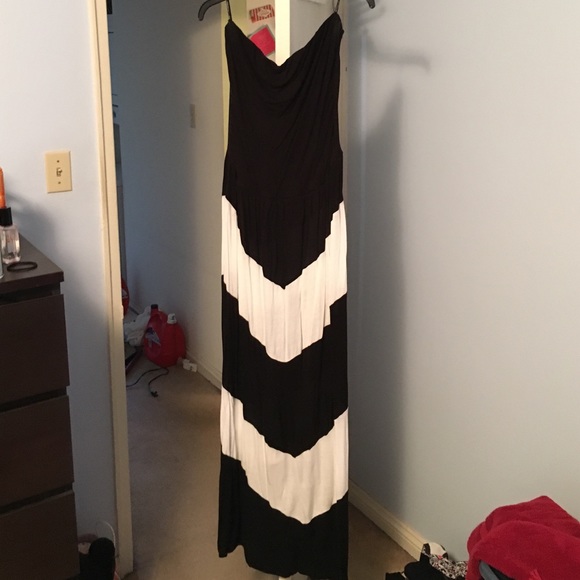 Forever 21 Dresses & Skirts - Black and White - Forever 21 - Maxi Dress