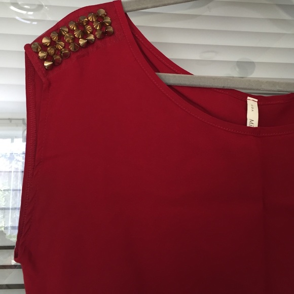 Deep Red Top - Picture 2 of 4