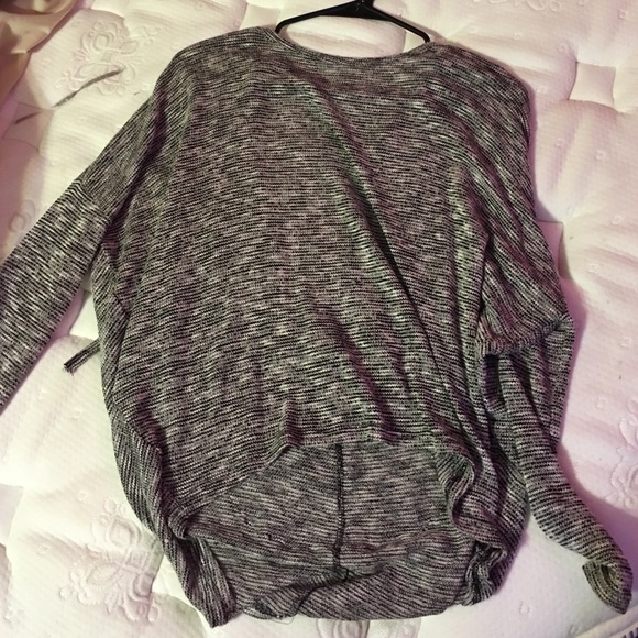 TIE & embroidered back. 💓 - Picture 2 of 3