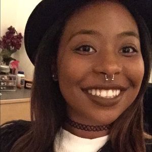 Meet your Posher, Danielle