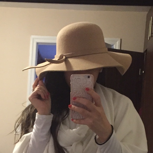 Stylish Winter Hat! - image 2