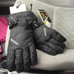 Small men's snow gloves