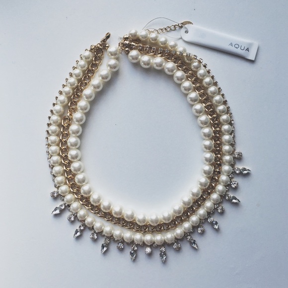 { layered necklace }