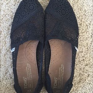 Brand new never worn black lace Toms