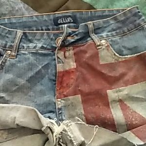 Delias shorts