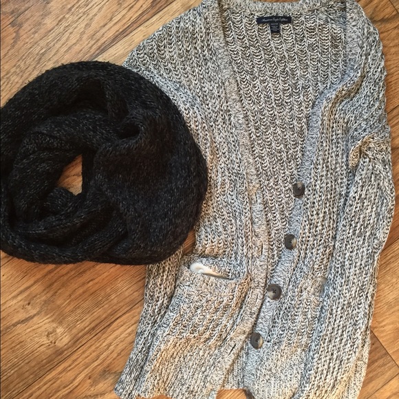 🚫SOLD🚫American eagle cardigan and infinity scarf