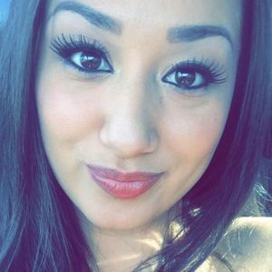 Meet your Posher, Mia