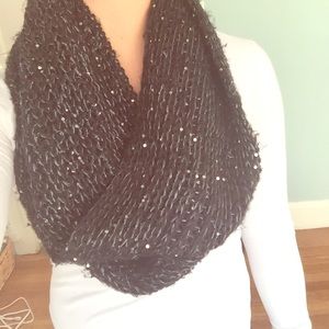 Black infinity winter scarf
