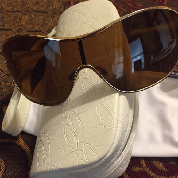 Women's Oakley Sunglasses