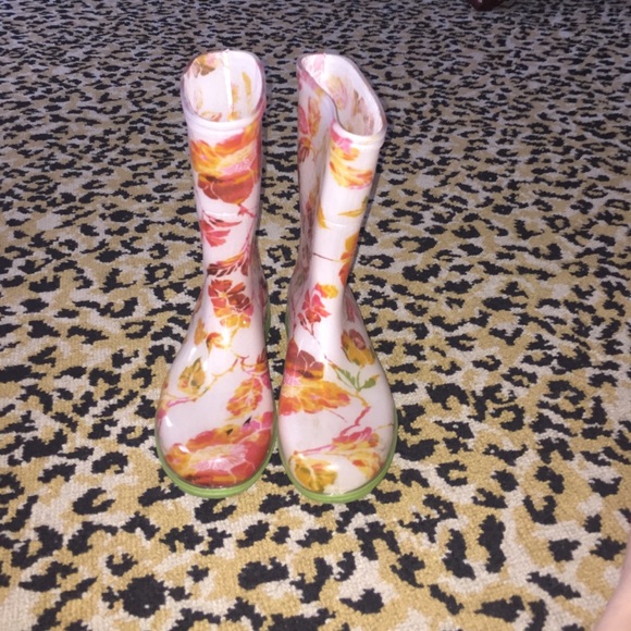 Flowered print rain boots!