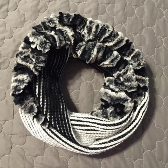 Infinity scarf