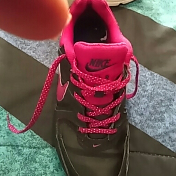 Nike sneakers - Picture 2 of 3