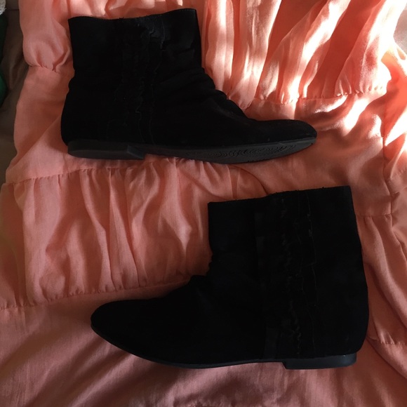 Black Booties (no heel)