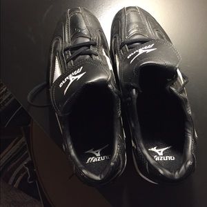 Mizuno men's baseball cleats