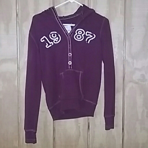 Maroon sweatshirt