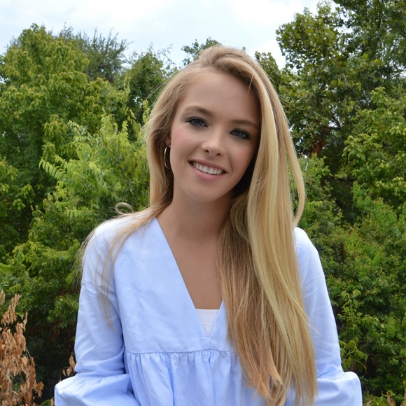 Meet your Posher, Emily - Picture 2 of 6